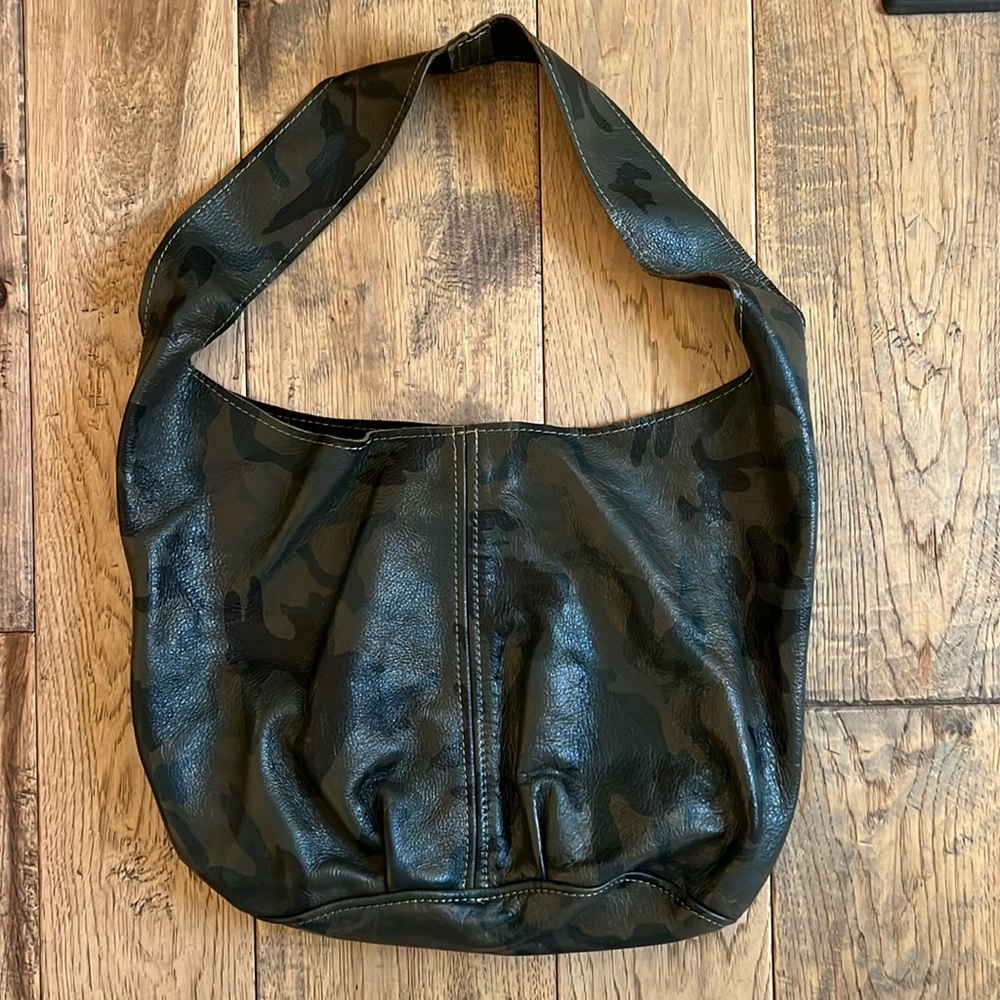 Vicki Jean - Devyn Leather Bag - Camo
